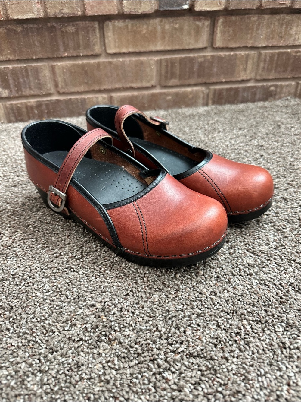 Dansko Marcelle Leather Mary Jane Clogs Reddish Brown EU 37 US 6.5-7 Clogs